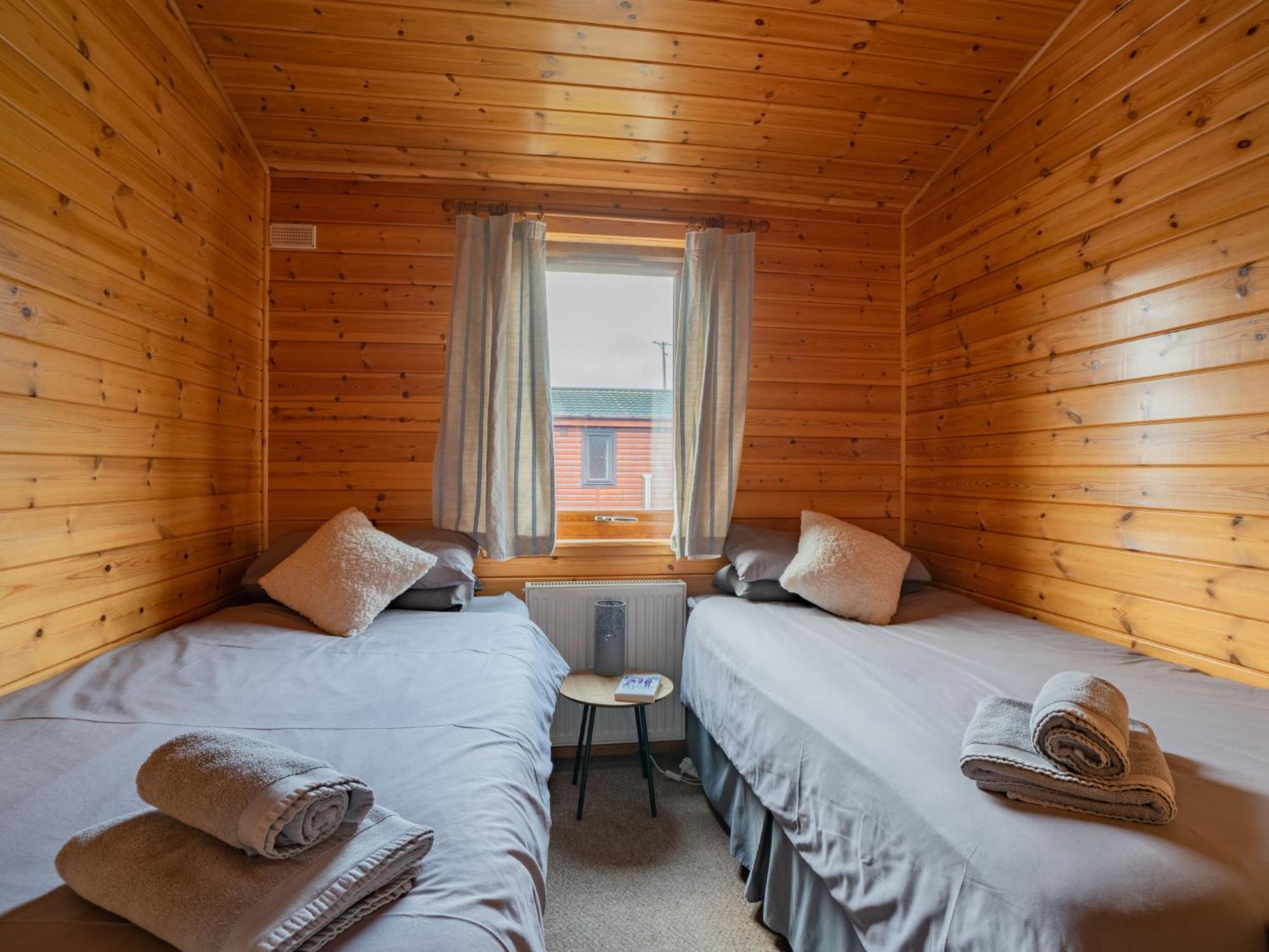 Chalet Loch Leven Lodge 10 By Interhome 金罗斯 外观 照片