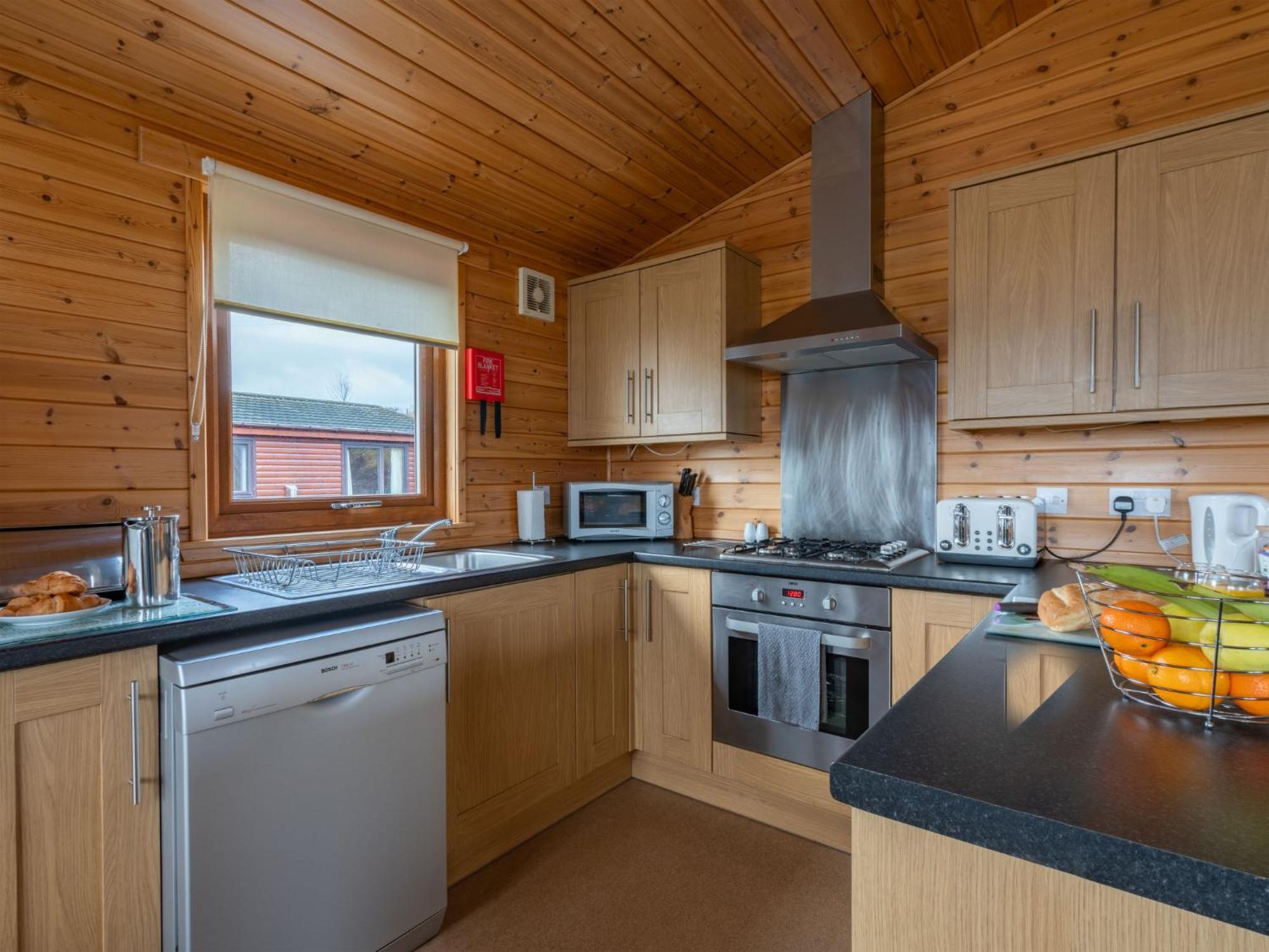 Chalet Loch Leven Lodge 10 By Interhome 金罗斯 外观 照片