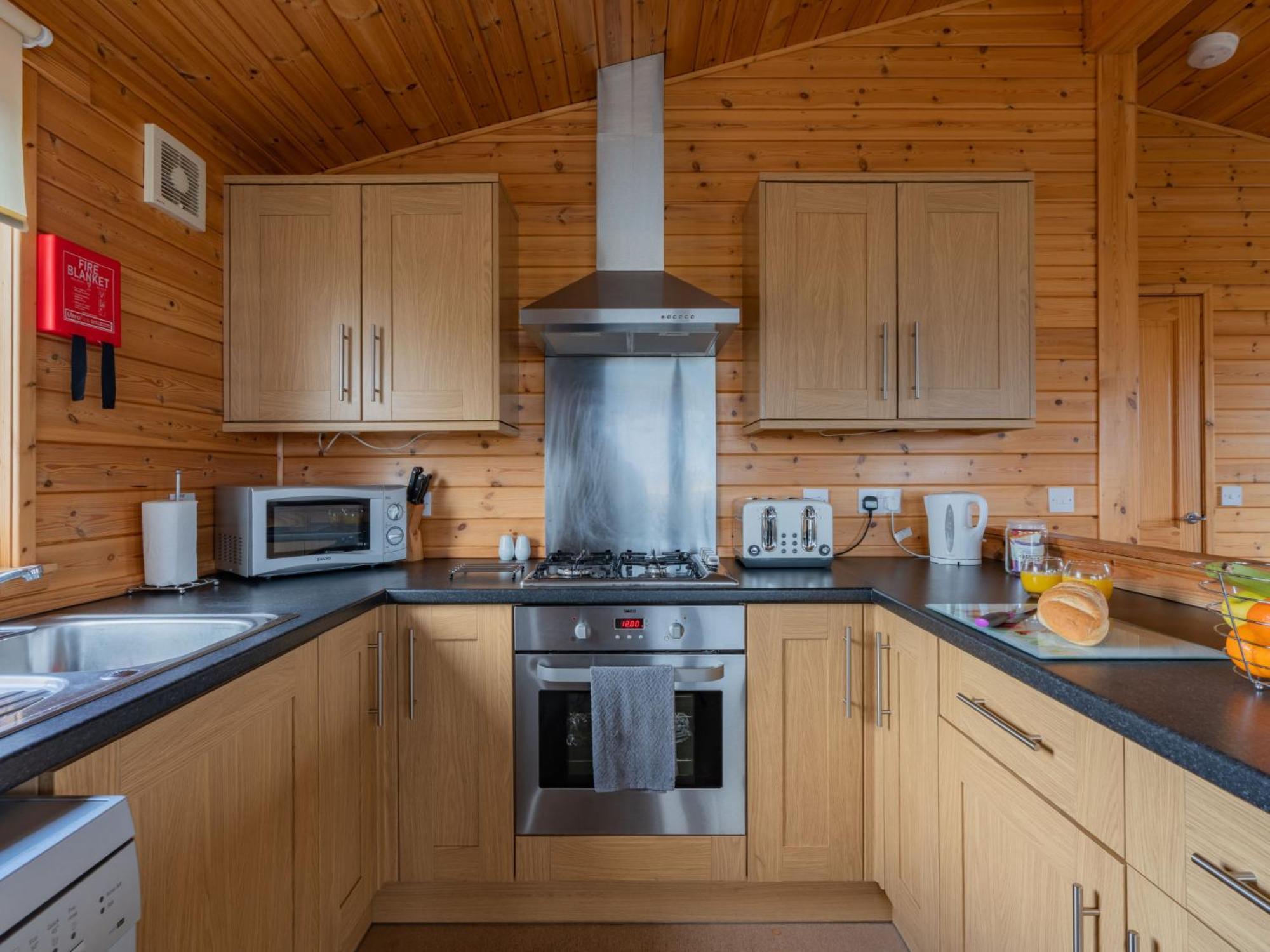 Chalet Loch Leven Lodge 10 By Interhome 金罗斯 外观 照片